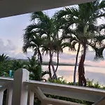 Bungalows On The Bay Usvi