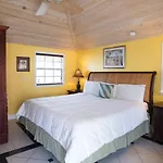 Bungalows On The Bay Usvi