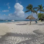 Hotel On The Cay