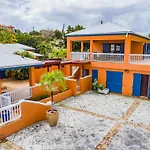 Welcome To Walk To The Beach Located Walking Distance To The Beach And Green Caye Marina