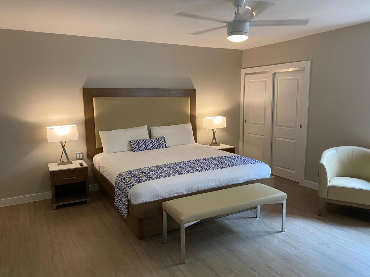 Carina Bay Boutique & Casino (adults Only) Madame Carty