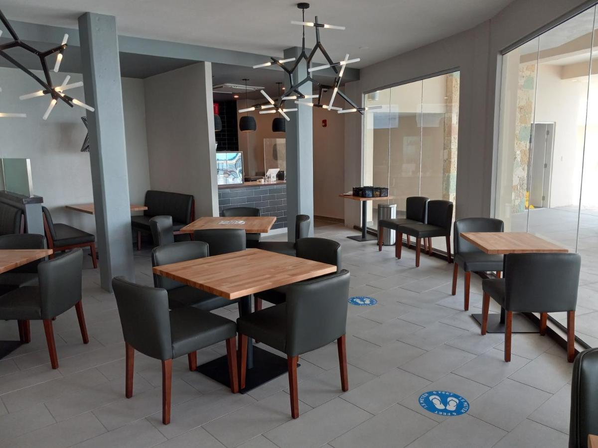 Resort Carina Bay Boutique & Casino (adults Only) Madame Carty
