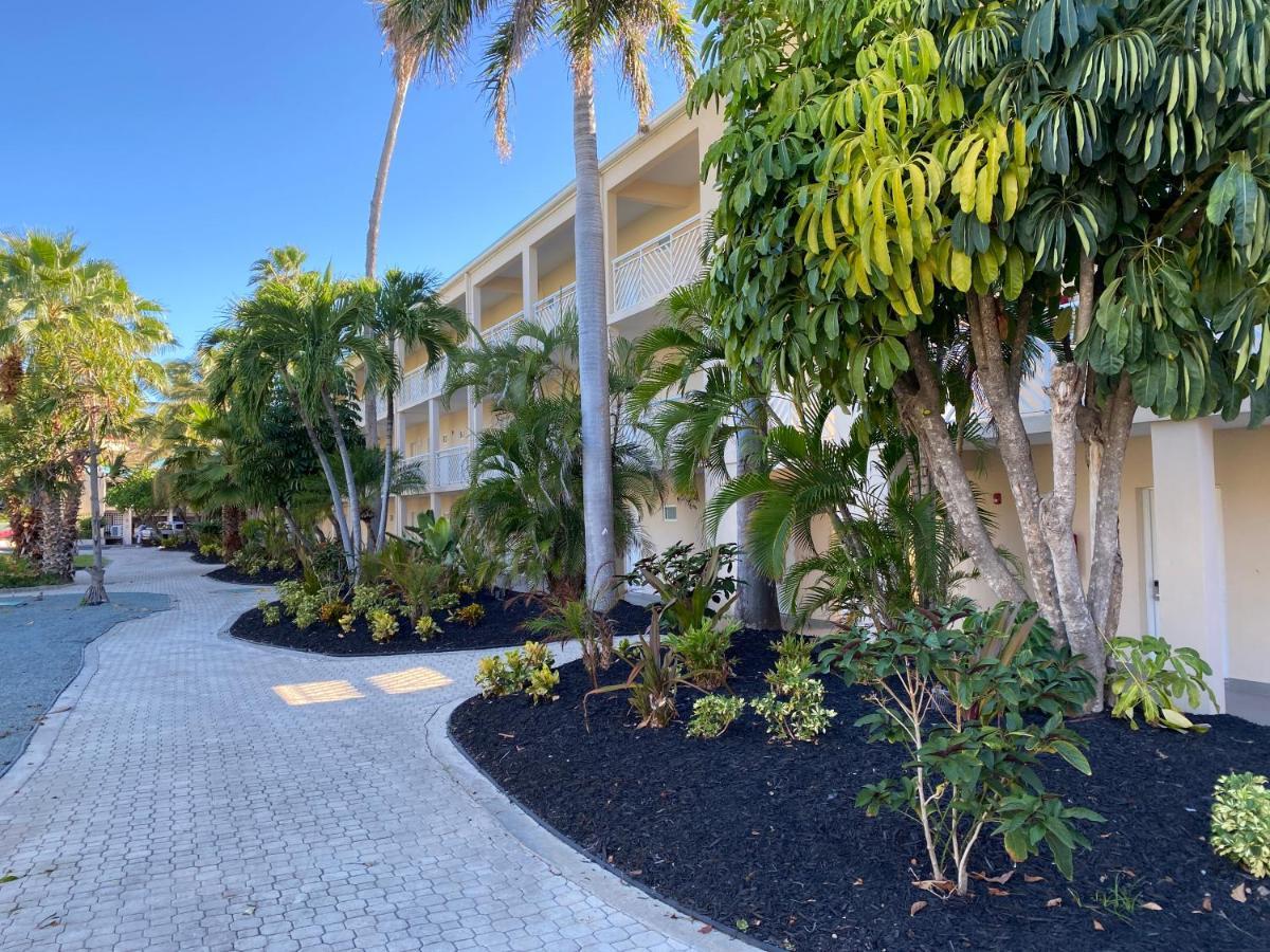 Carina Bay Boutique & Casino (adults Only) Resort Madame Carty