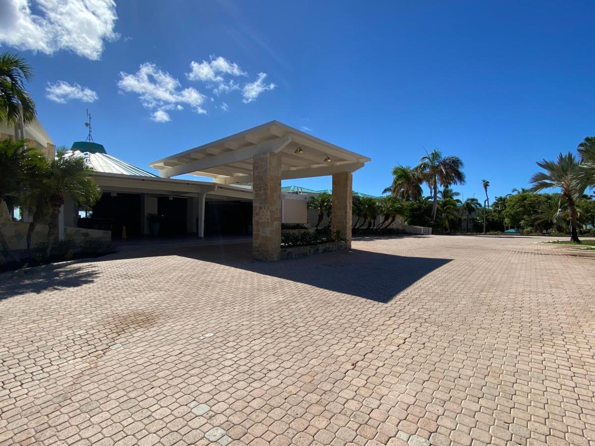 Carina Bay Boutique & Casino (adults Only) Resort Madame Carty