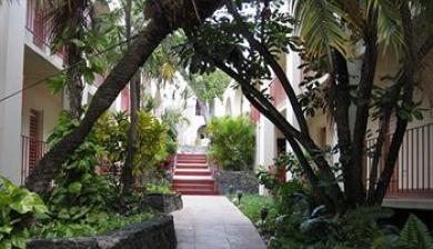 Hotel On The Cay