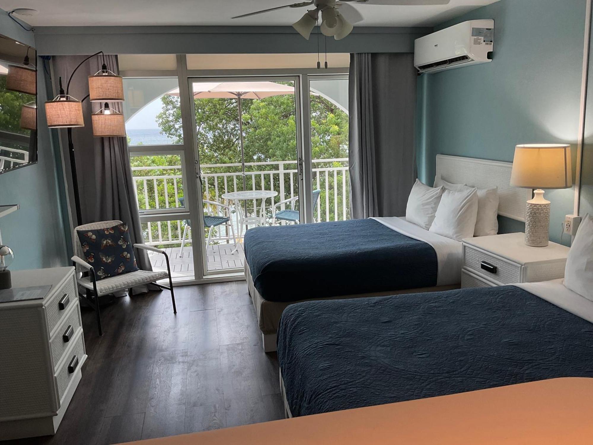 Hotel The 3*