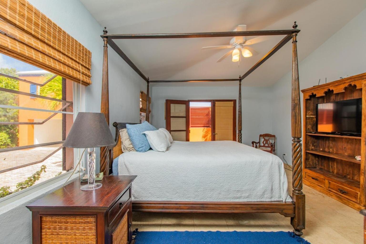 Welcome To Walk To The Located Walking Distance To The And Caye Marina Villa *