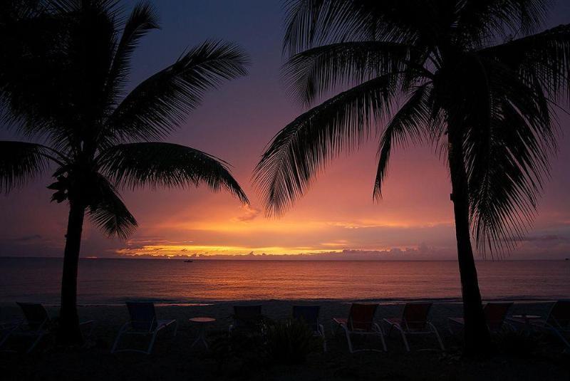 Hotel By The Sea 4*