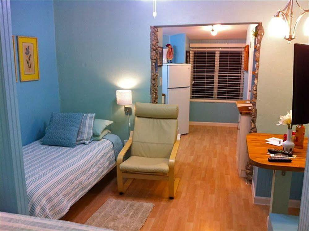 Hotel By The Sea