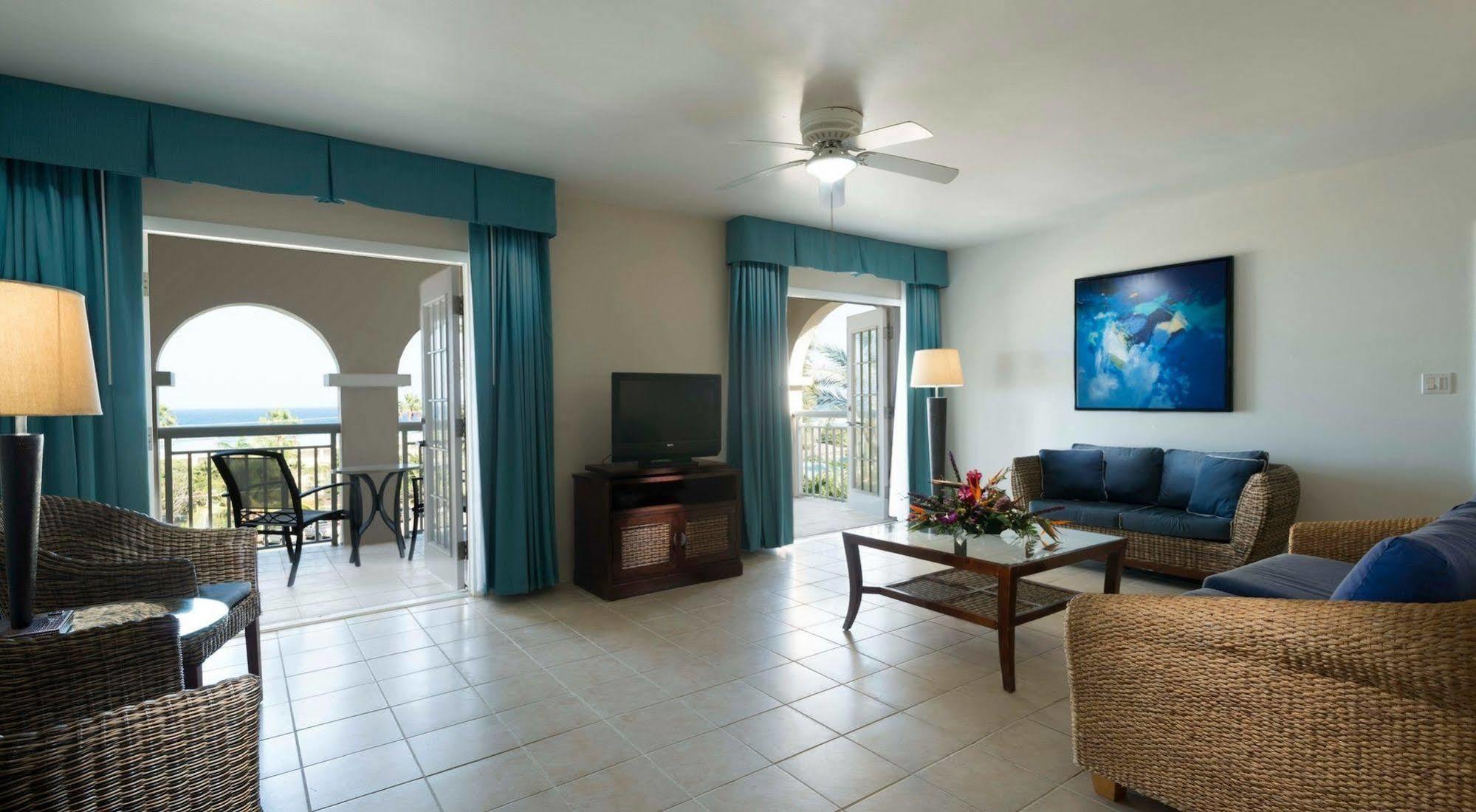 Hotel Carina Bay Boutique & Casino 3*