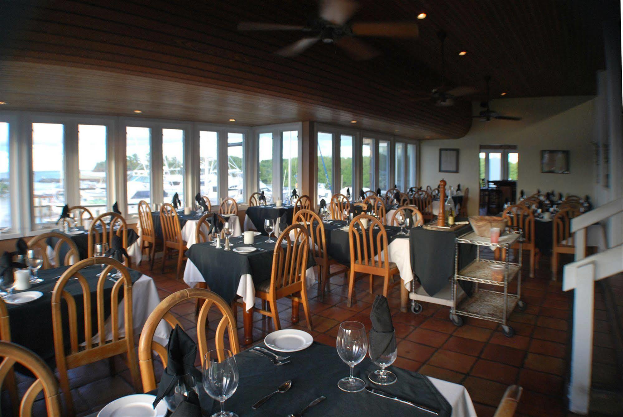 Resort Tamarind Reef & Marina