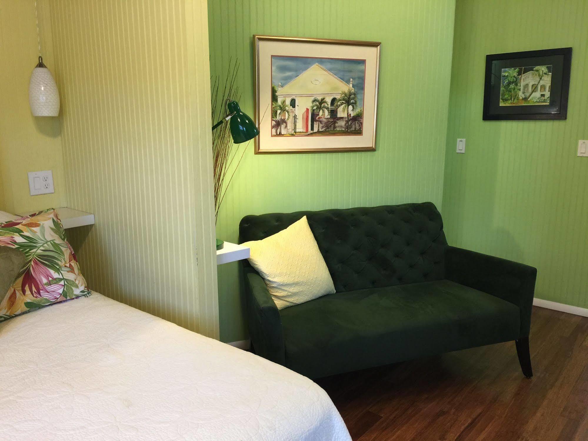 By The Sea 4* Frederiksted