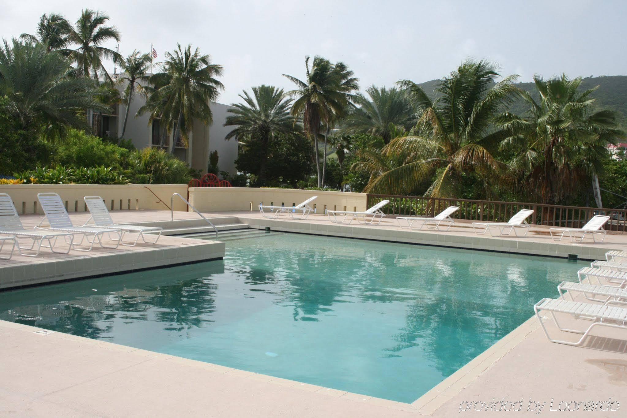 Hotel On The Cay 3*
