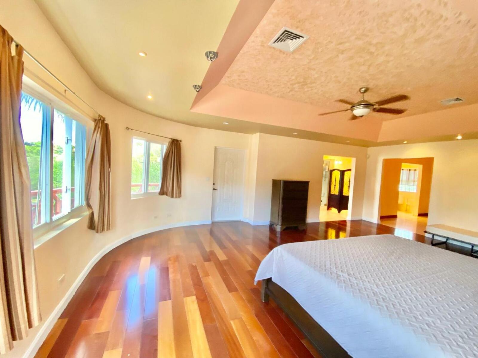 Royal Palms Estate *